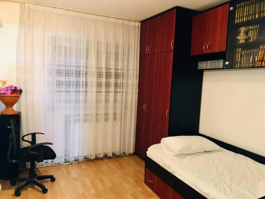 Very Big apartment in a Quiet area near Spitalul Judetean F7