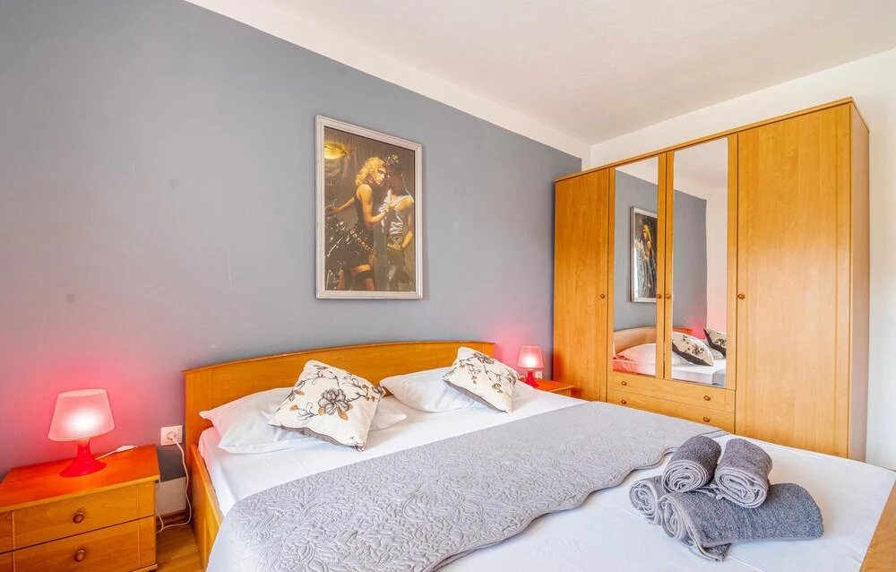 Awesome Home in Zavalatica With Wifi and 3 Bedrooms