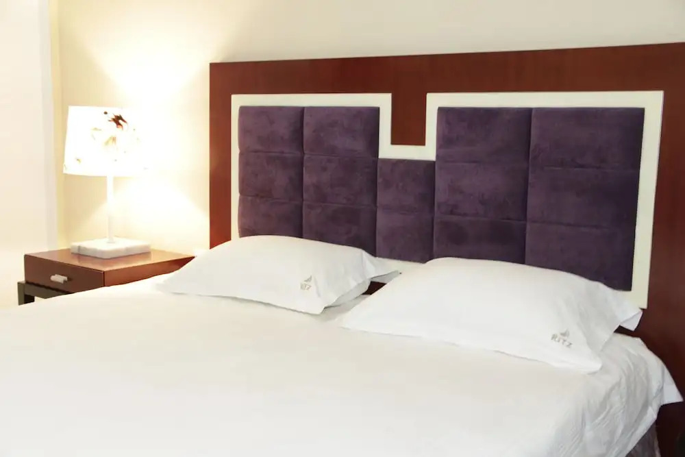 Hotel Ritz Waku-Kungo