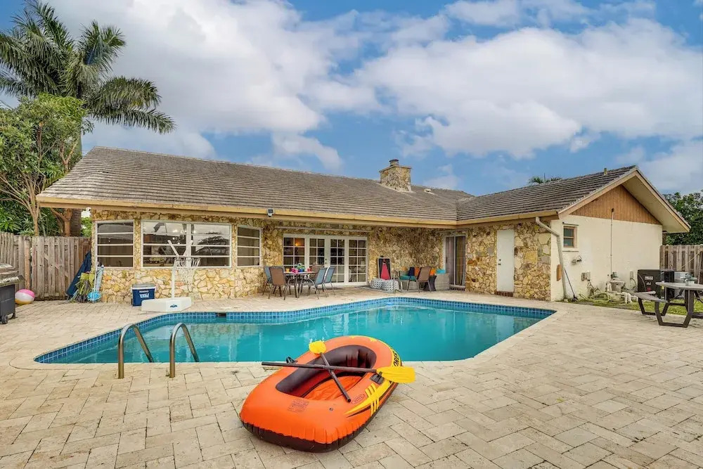 Spacious Family Escape w/ Pool in Deerfield Beach
