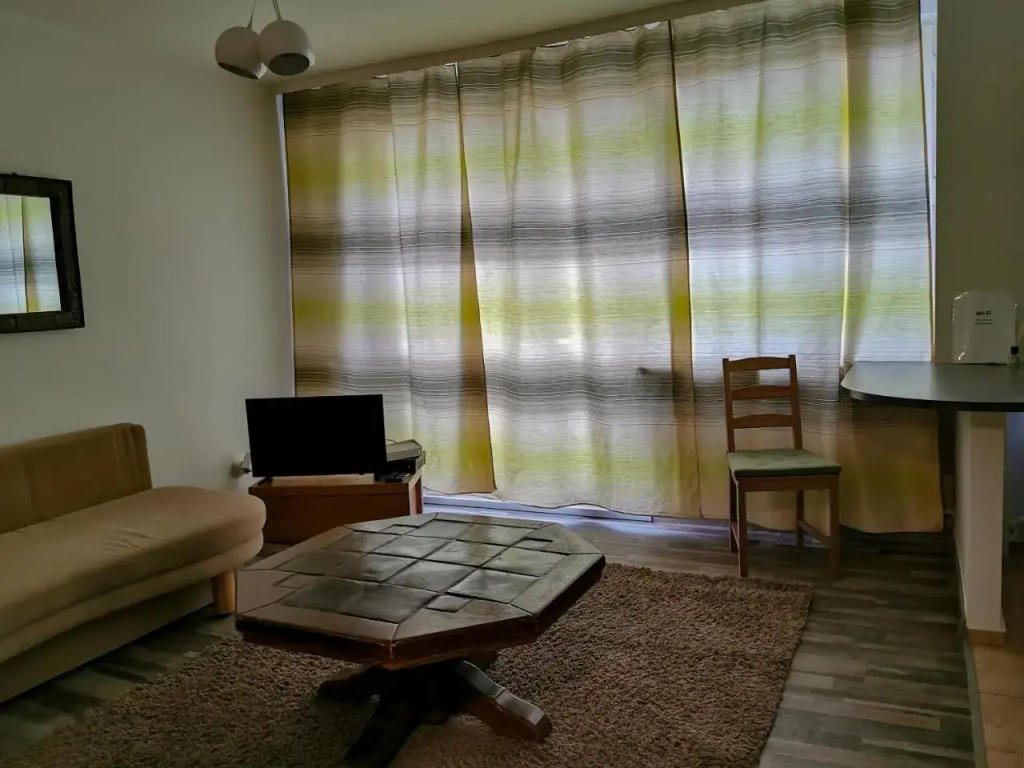 Velvet Trojdena 60 metrów do Szpitala Akademii medycznej