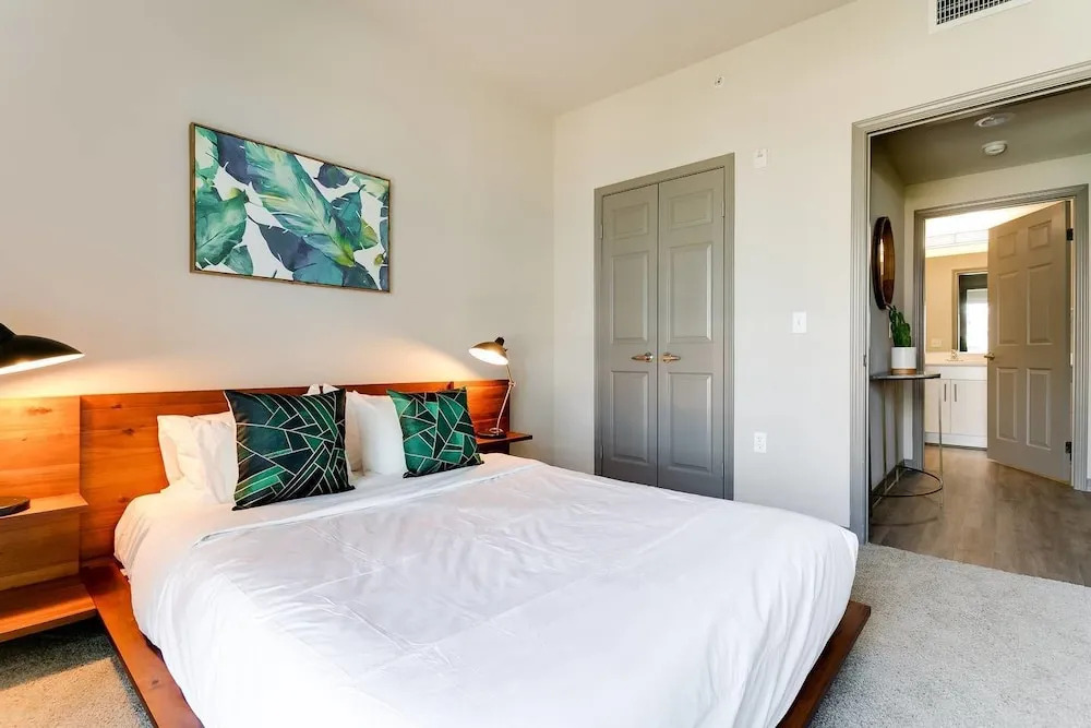 Walk to Venice Beach From a Sleek Apartment
