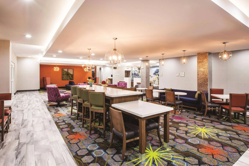 La Quinta Inn & Suites by Wyndham Baton Rouge - Port Allen
