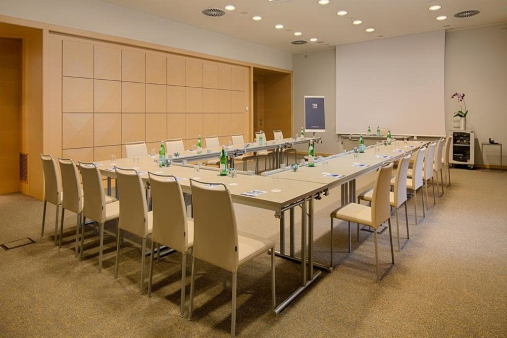 Отель NH Collection Milano Touring