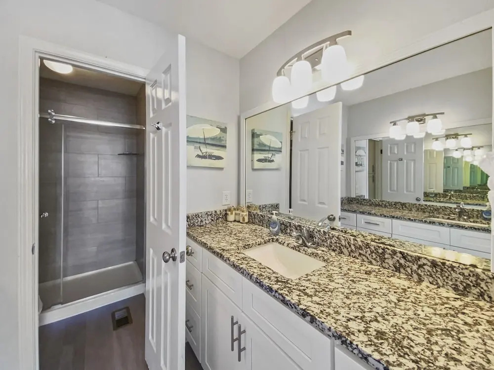 On the Beach - 2 Br townhouse by RedAwning