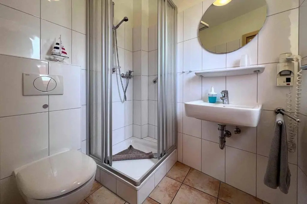 Apartes-Ferienhaus-10-in-der-Ferienanlage-Wohnpark-Weser-in-Doese