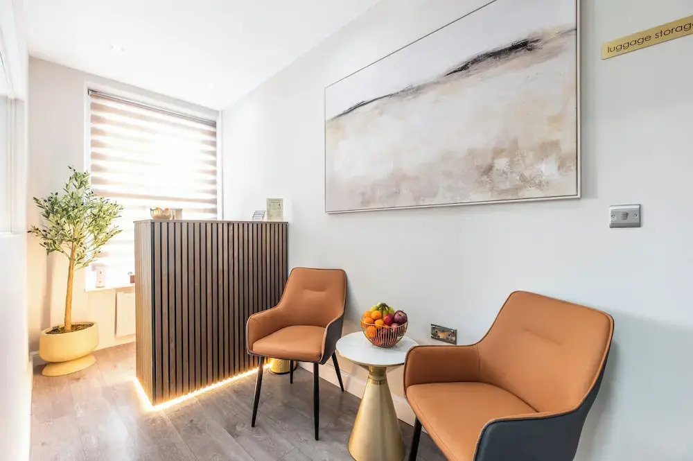 MARINA HOTEL London