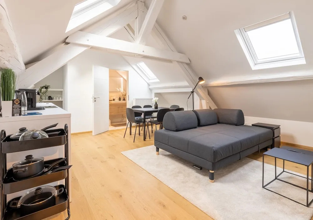Luxurious Modern 3BR Roof Villa Apt