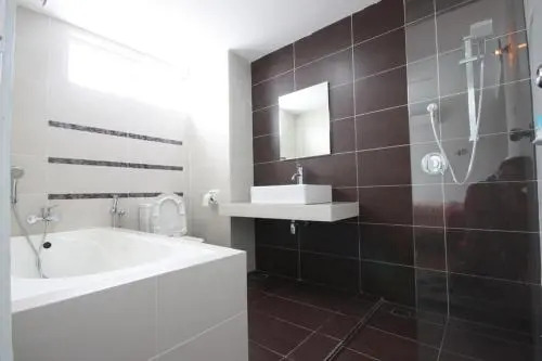 Shamrock Villas Corner OR Seaview OR Standard