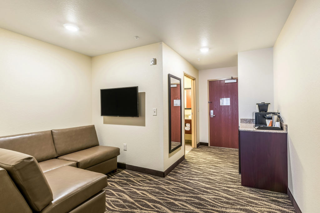 Cobblestone Hotel & Suites - Stevens Point