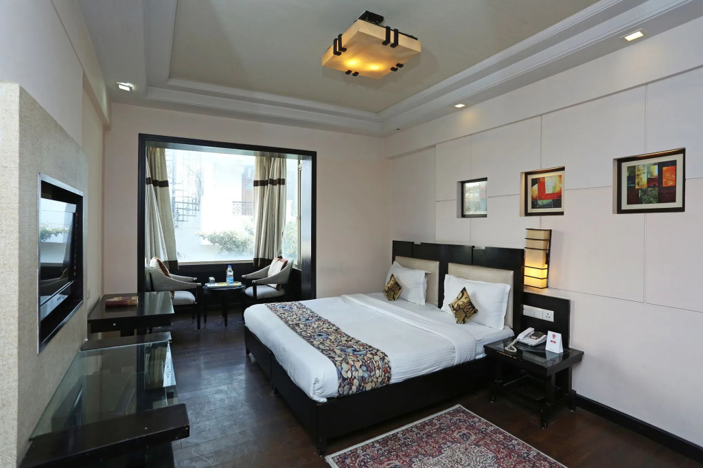 OYO 11322 Hotel The Camria
