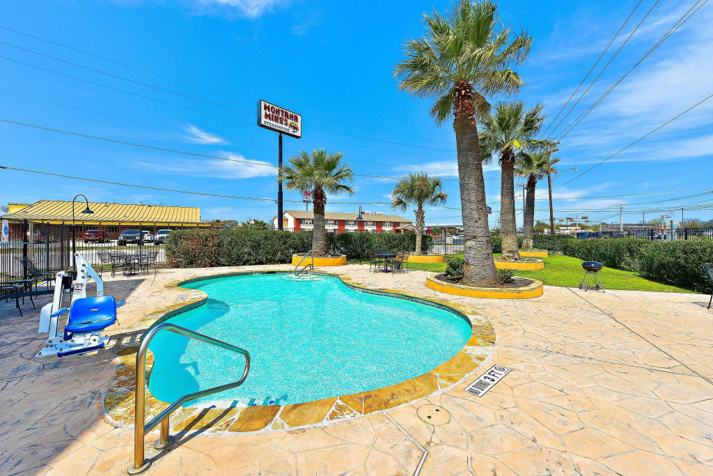 Microtel Inn & Suites by Wyndham New Braunfels I-35