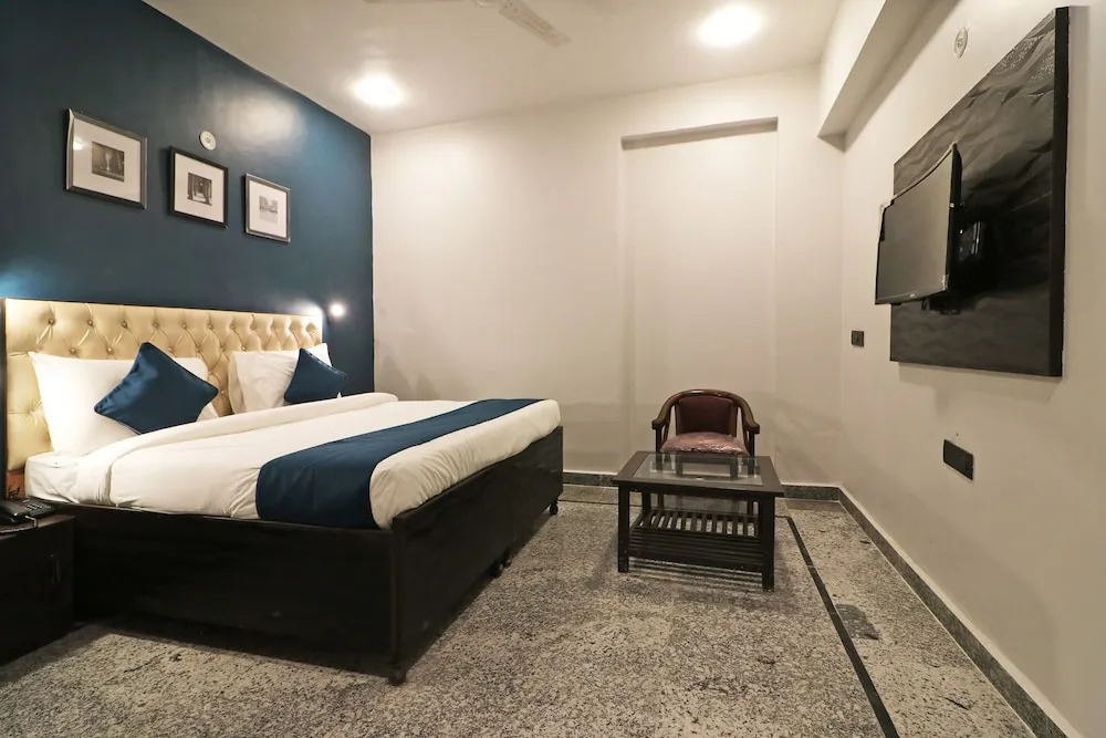 Silverkey Executive Stays 36995 Udhyog Marg