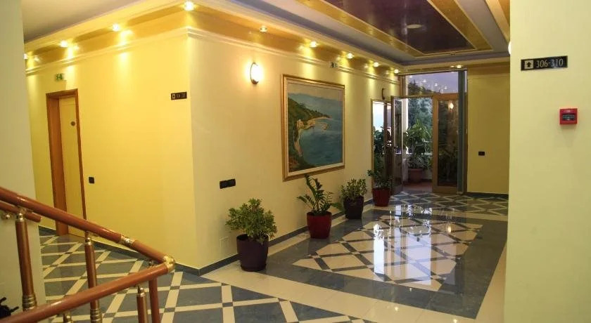 Paradise Beach Hotel