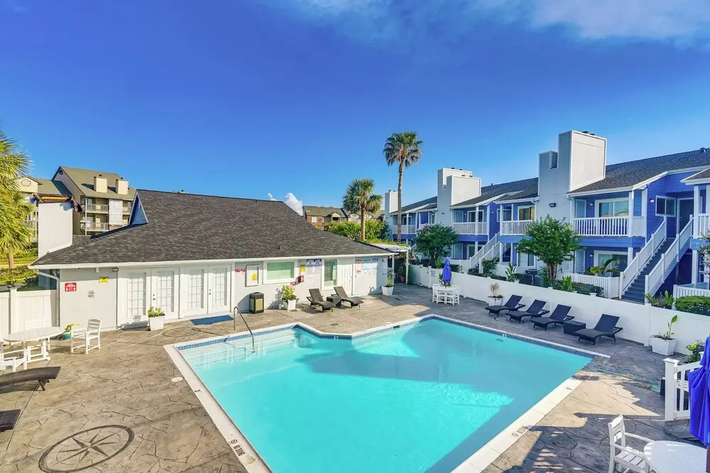 1/4 Mi to Seawall: Relaxing Galveston Condo!