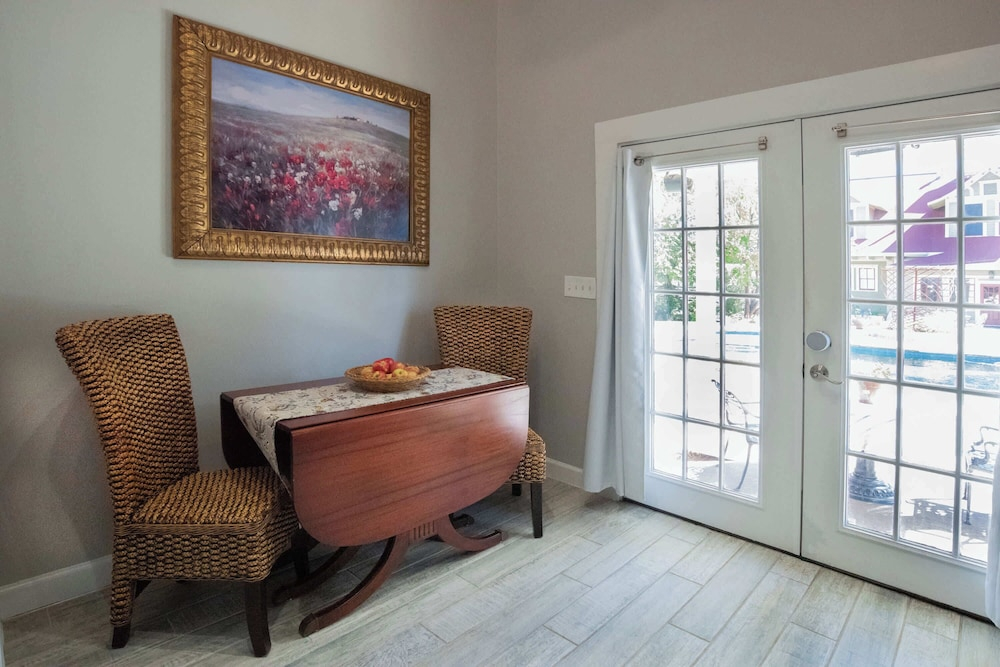 Tank House Stay for 2 - Access to Pool, Hot Tub