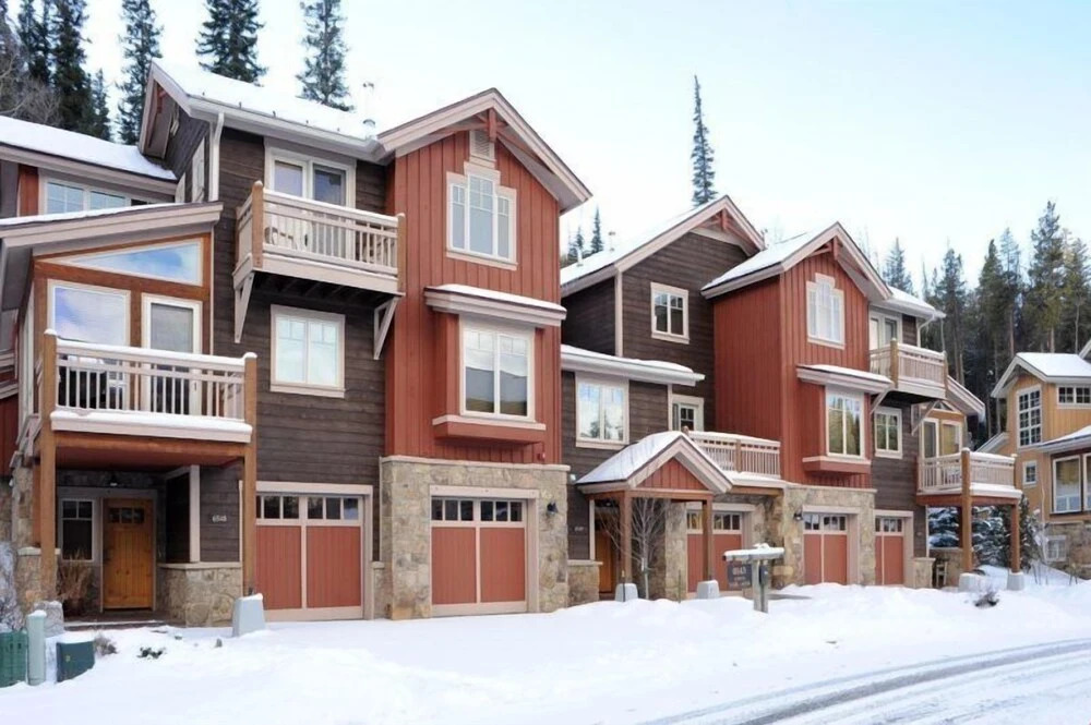 Private 2 Bedroom Townhome Located In East Keystone With Access To A Firepit, Hot Tub, And Billiards