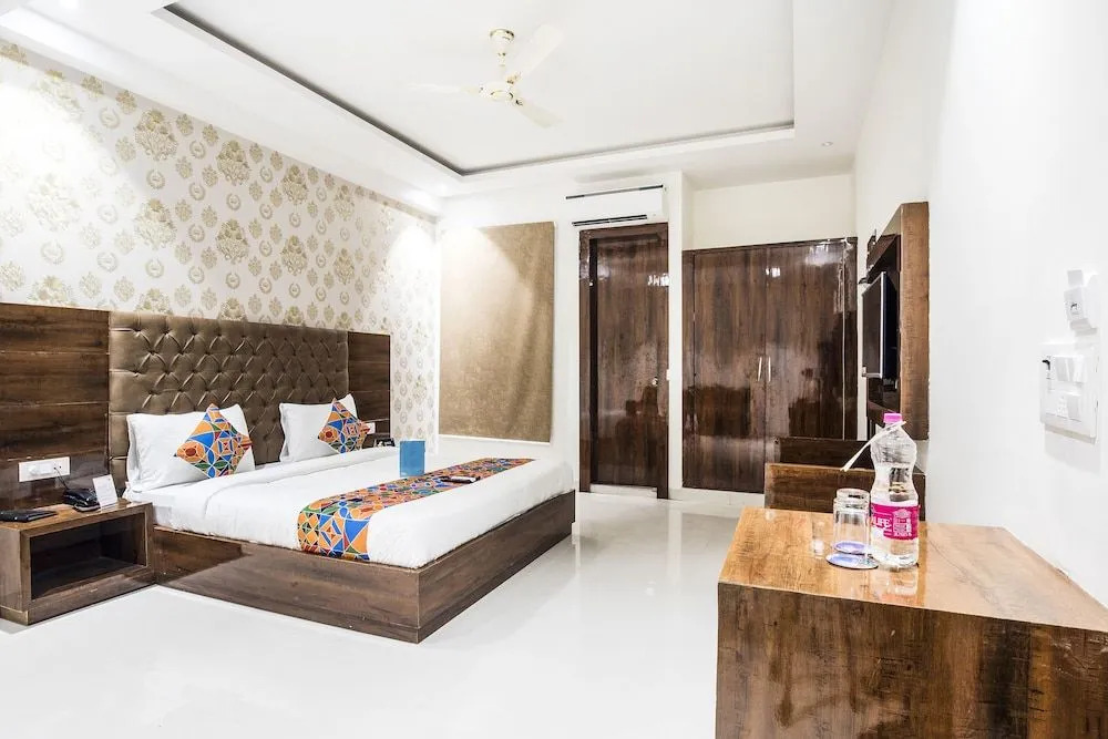 FabHotel Gross inn Suites