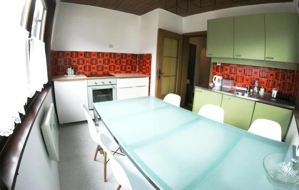 Family Friendly Chalet - Central with Beautiful Mountain Views