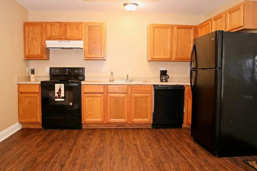 Lasalle 1c/2c · Spacious Gated Units w/ Parking Great for Families