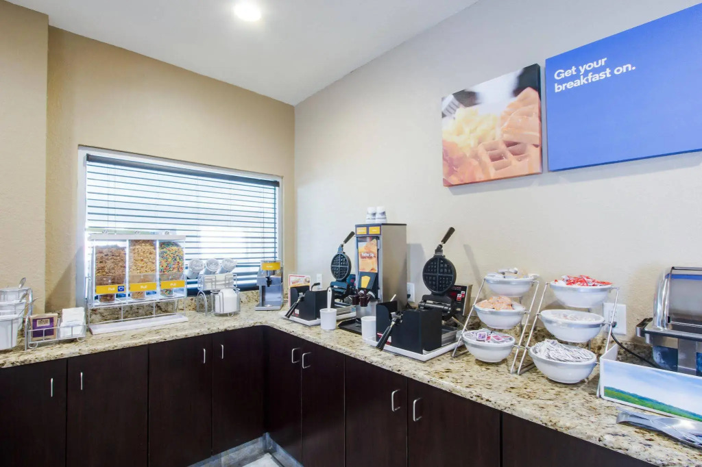 Comfort Inn & Suites Bellevue - Omaha Offutt AFB