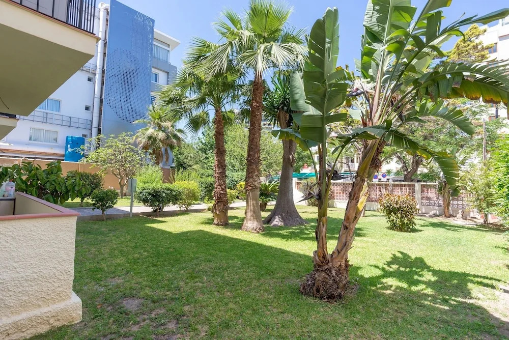 Malagasuite Bajondillo Beach Apartment