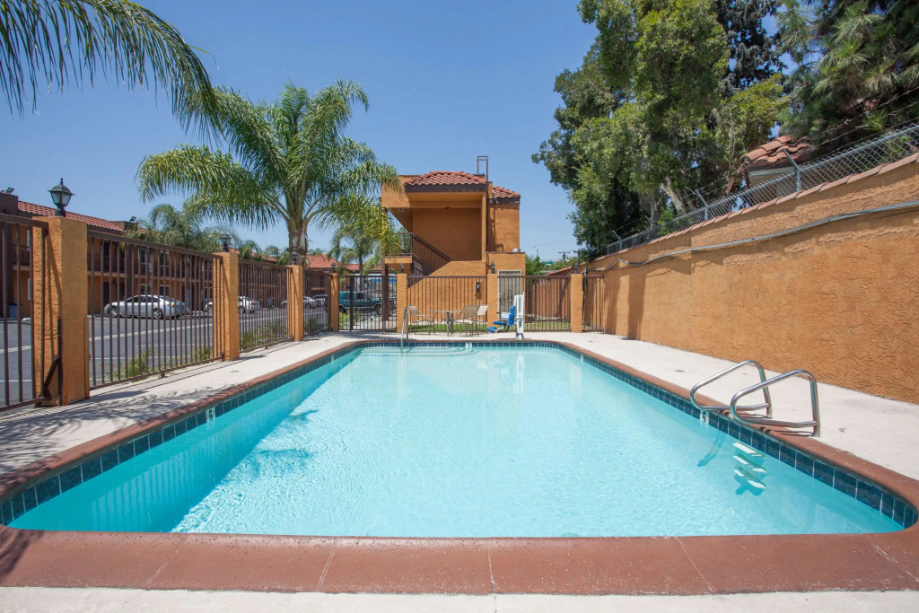 Express Inn & Suites Ontario Airport