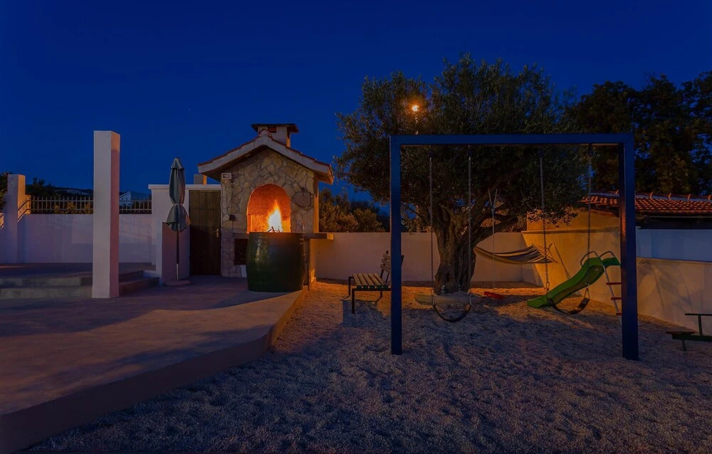 Awesome Home In Kanica