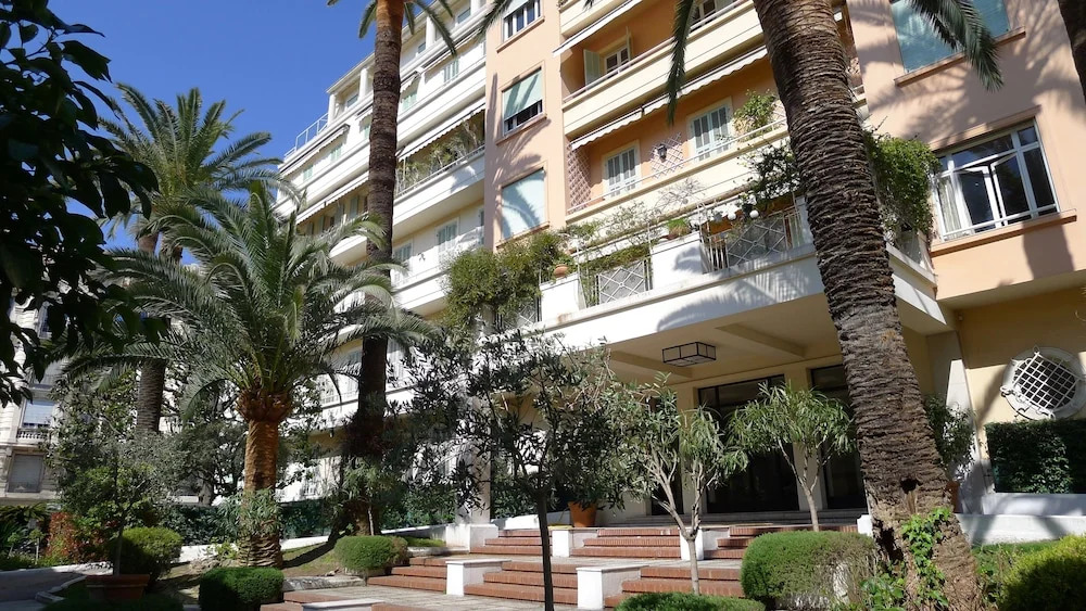 Ambassador Palace AP2095 by Riviera Holiday Homes
