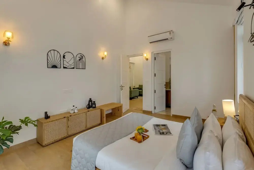 Casa Maxima - 4BR w Private Pool 1km to the Beach