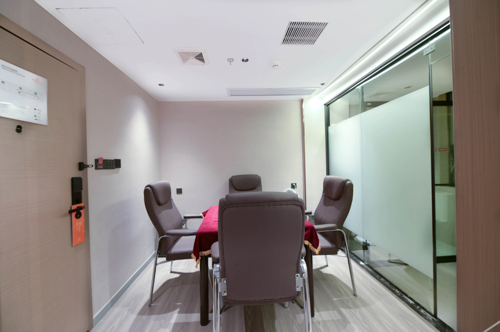 Vienna Classic Hotel (Chenzhou Xiangnan College)