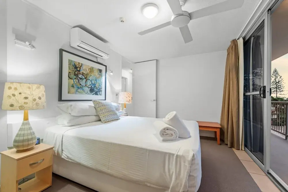 Stylish 3BR Oceanfront Stay by Mooloolaba Esp