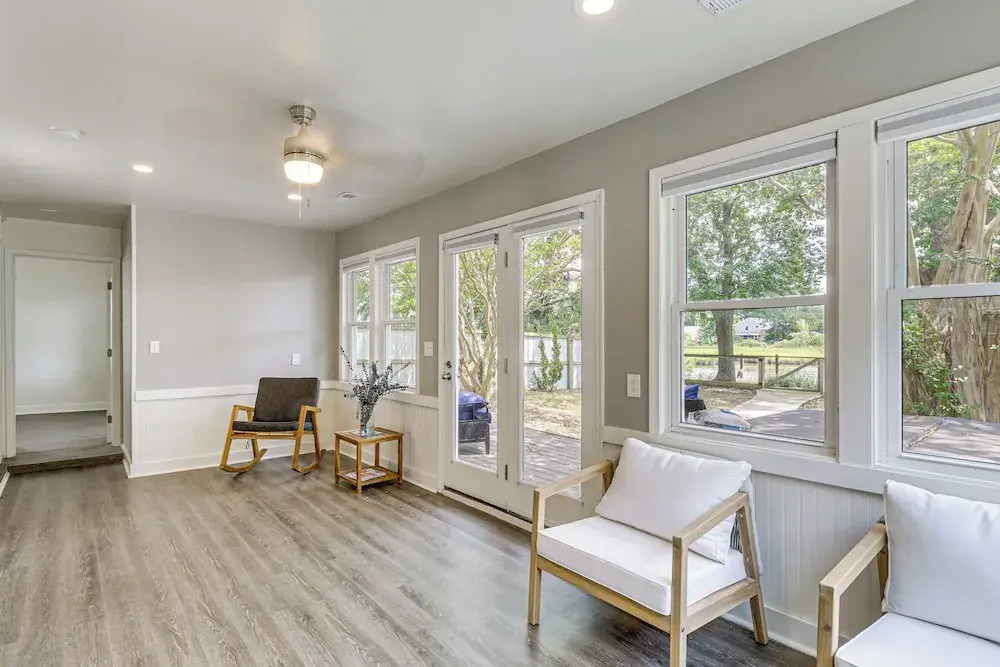 Riverfront Fun: Quiet Home Near Hampton Coastline