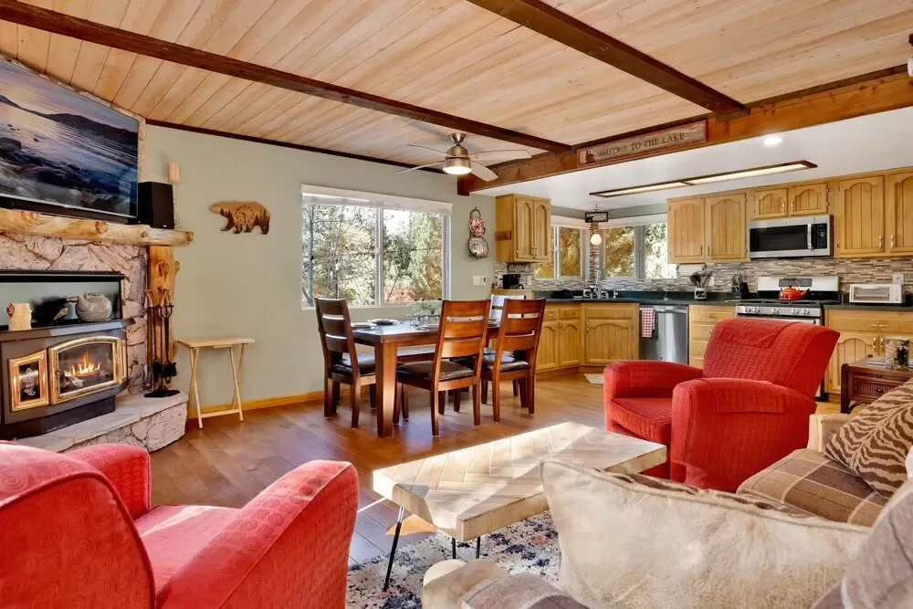 2224-alpine Country Villa 3 Bedroom Home by RedAwning