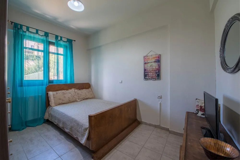 This Wonderful Residence Offers a Great Experience for up to 10 People