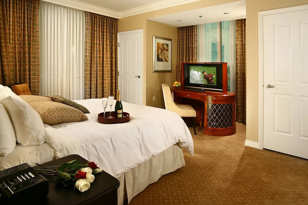 The Signature at MGM Grand by Luxury Suites International