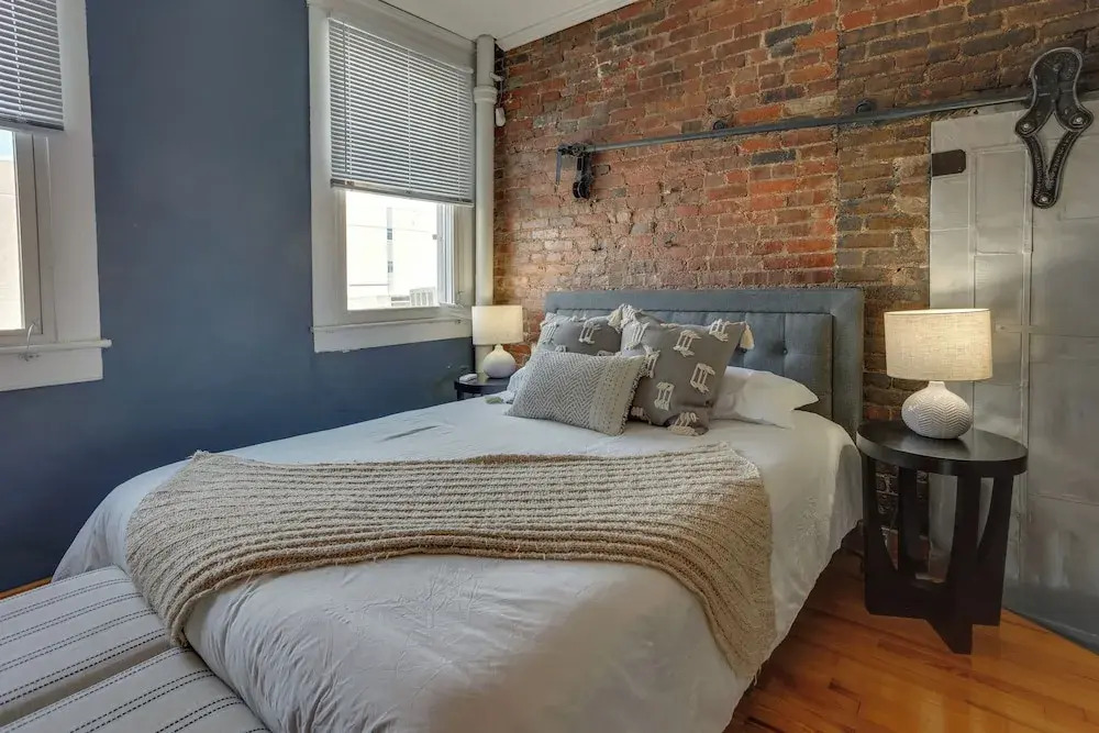 'kentucky Bourbon Loft' ~ Downtown Louisville
