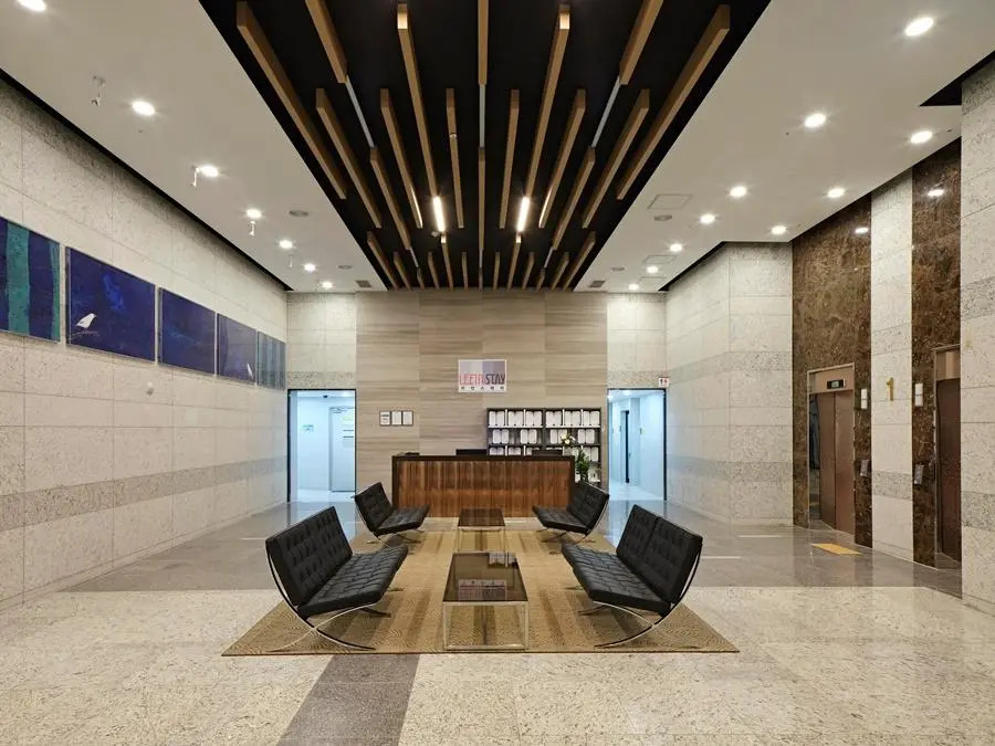 Leeinstay Hotel