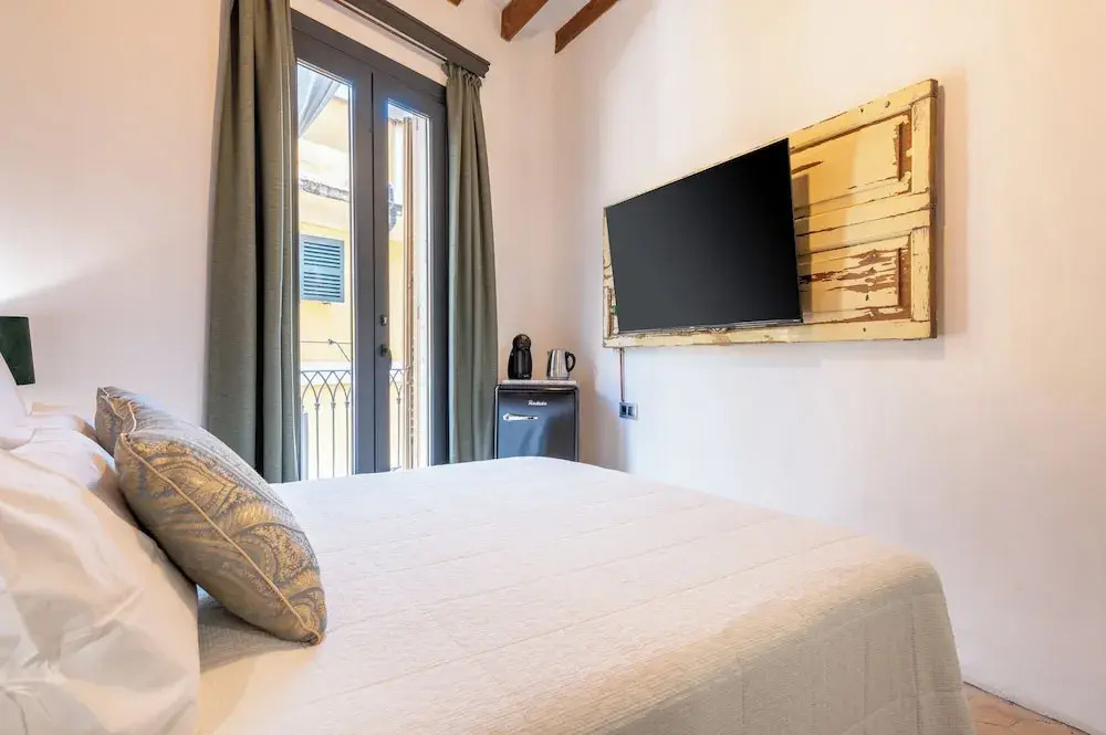 Dog Admiral - Urban Guest House