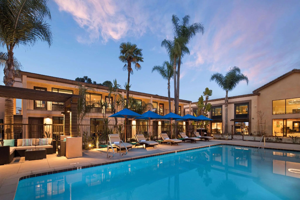 The Cove Hotel