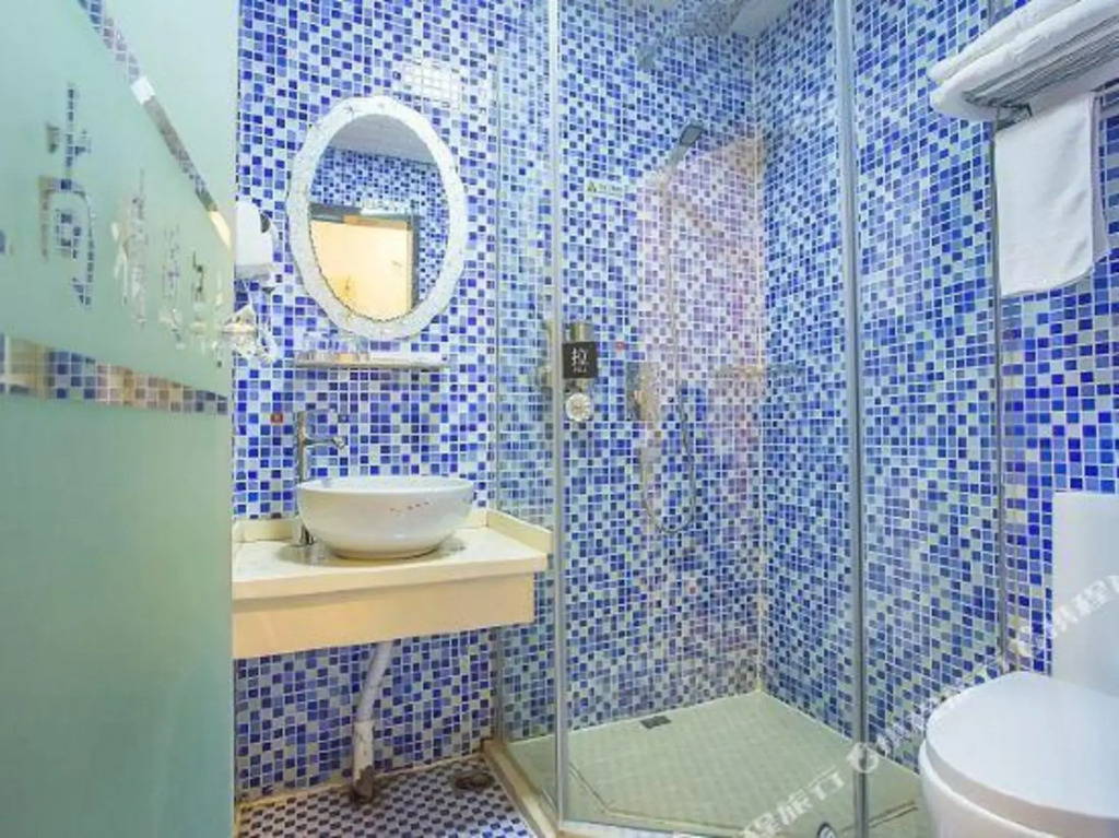Shanghai Aishang Collection Hotel (Caohejing Hongmei Road Subway Station)