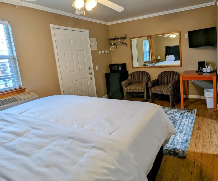 Bridge of The Gods Motel, Cabins & RV Park