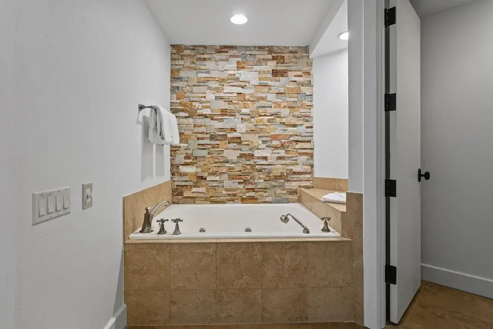 1688 - Five Bedroom Condo with Hot Tub Pinnacle by Deer Valley Resort