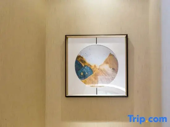 Jiangmen Huayue Boutique Apartment (Jiangmen East Station Branch)