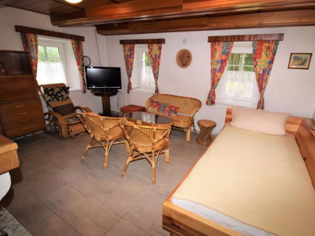 HOUSE POLžOV MOKRY LOM