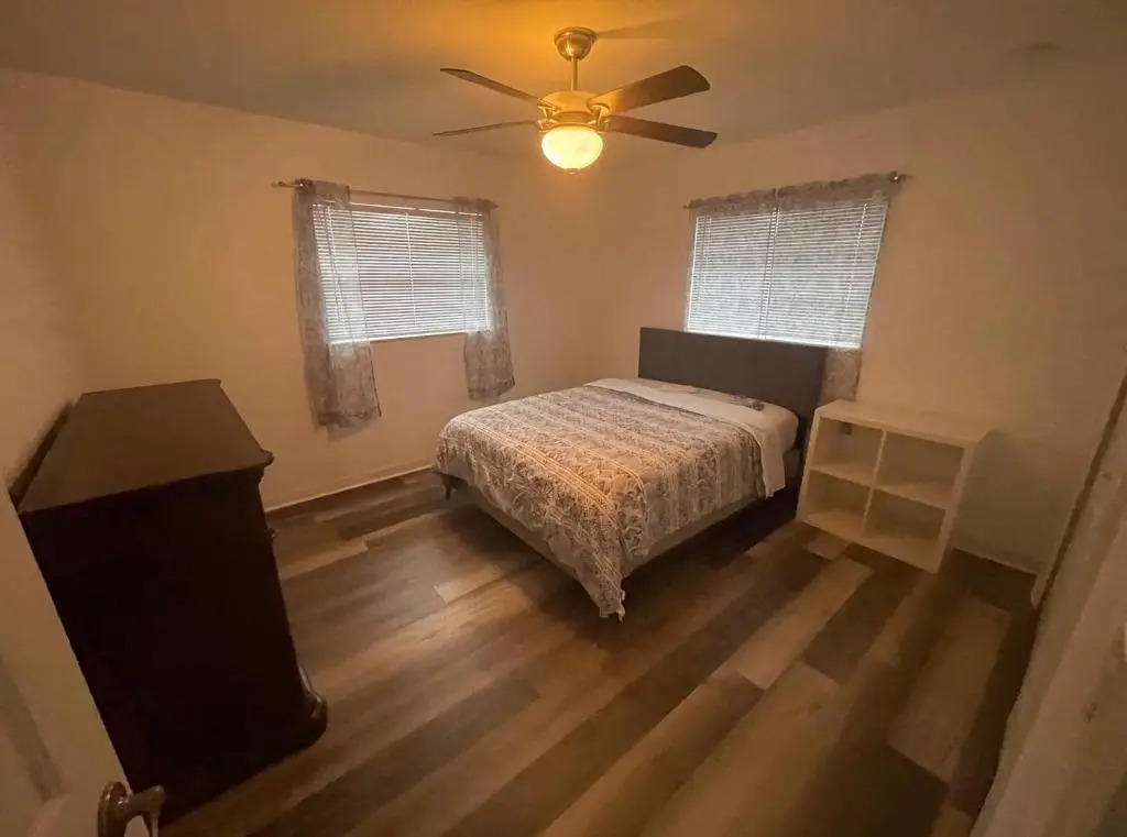Beautiful 3 bedroom home with pool Internal name: Barker house