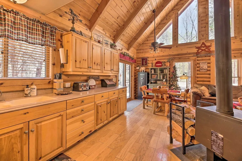2-acre Cabin in Pinetop-lakeside w/ Fenced Yard