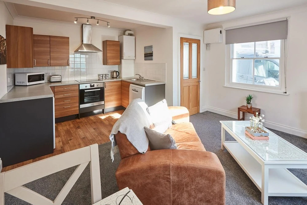 Host Stay Seaside Apartment