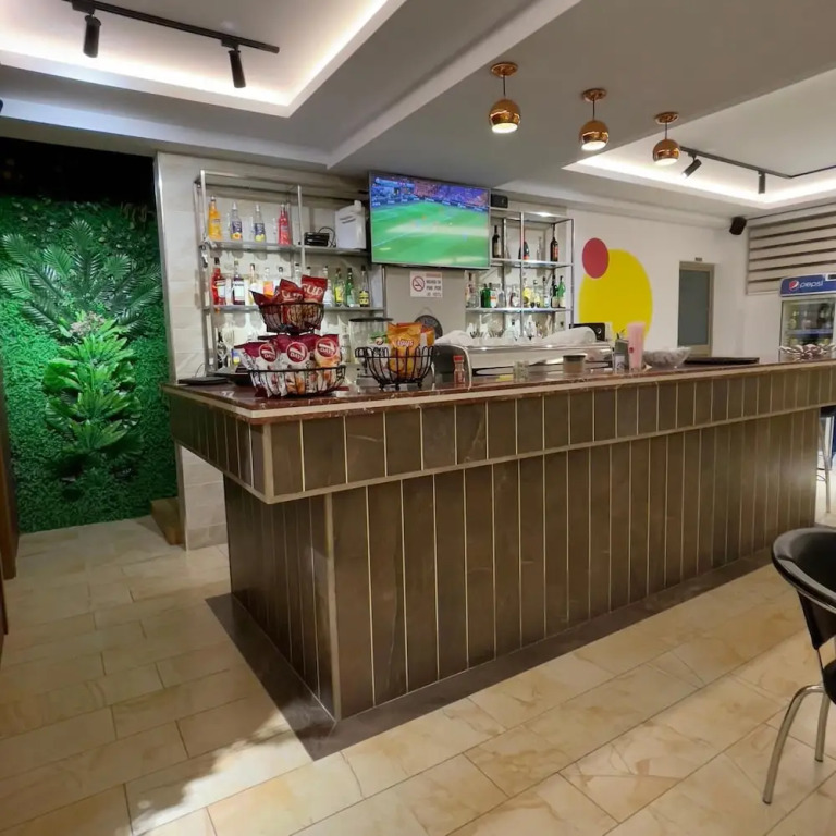 Bobi Hotel