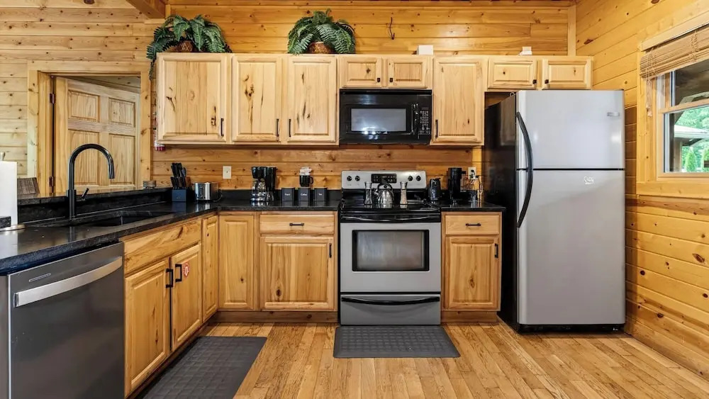 Majestic Springs Lodge by Avantstay Indoor Pool + Spa + Game Room Smoky Mtns